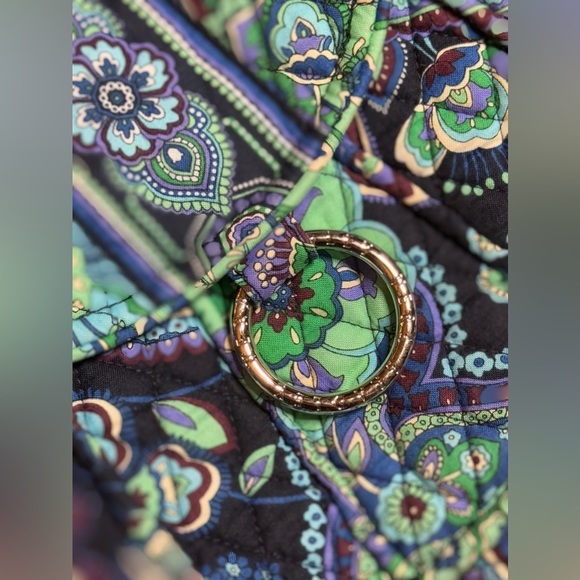 Vera Bradley Magnetic Flap Over Bag Excellent Condition - Picture 4 of 9